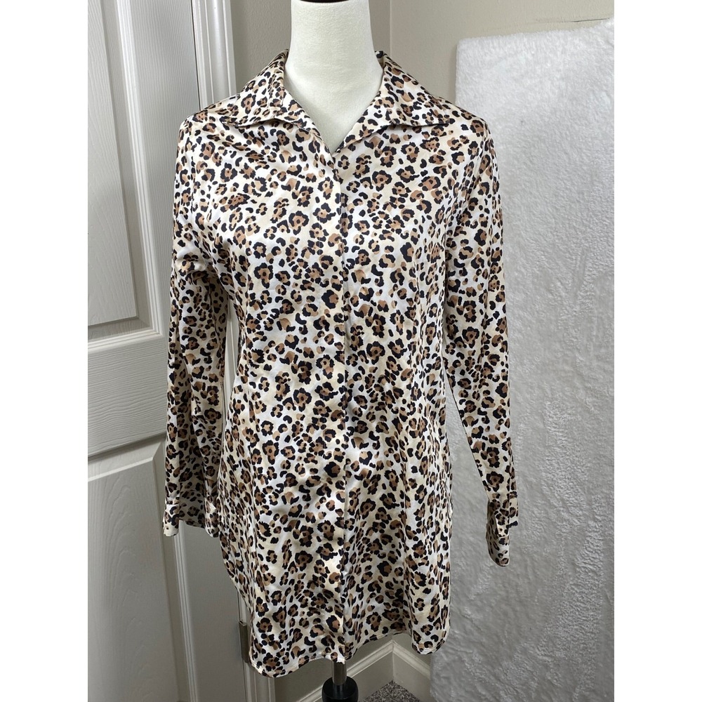 Chico's Animal Print No Iron Button Down Long‎ Sleeve Shirt Size S Mob Wife